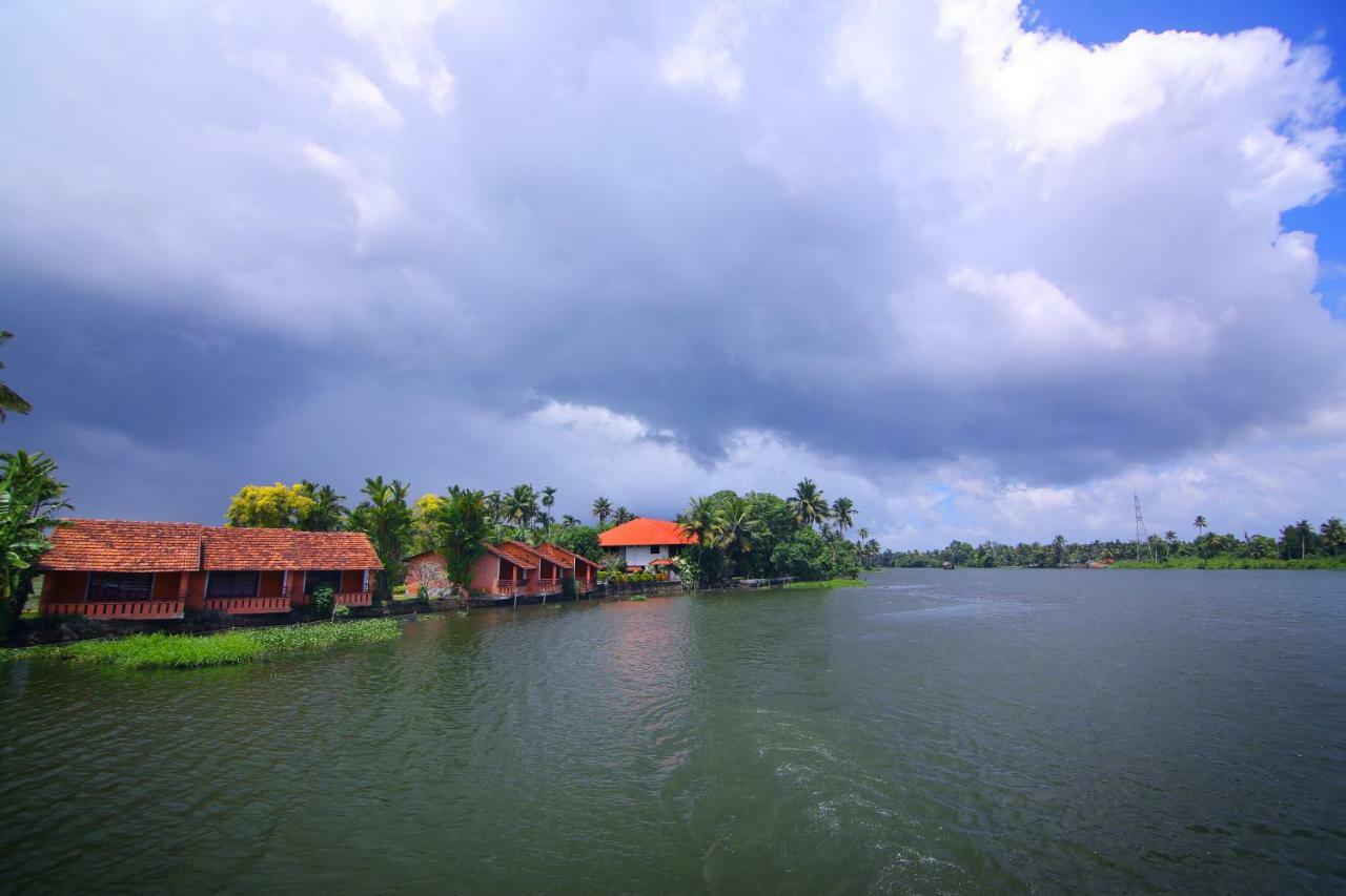 阿育吠陀绿色宫殿度假村 Alappuzha 外观 照片